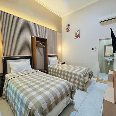 Clover Homestay Проболинго Екстериор снимка