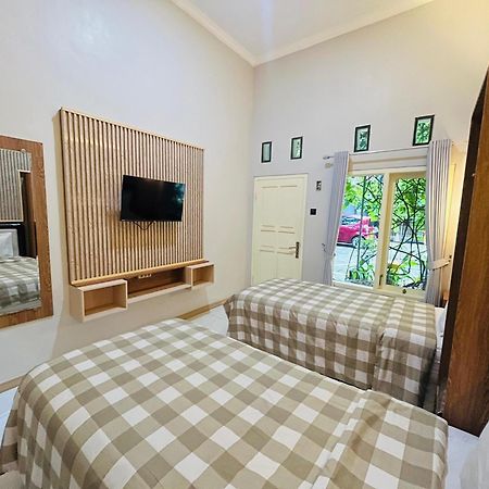 Clover Homestay Проболинго Екстериор снимка