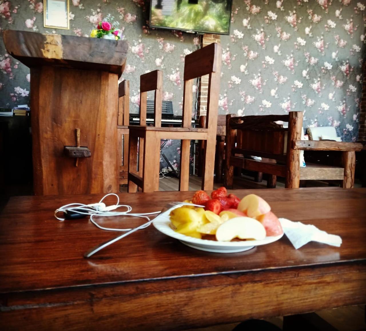 Clover Homestay Проболинго Екстериор снимка