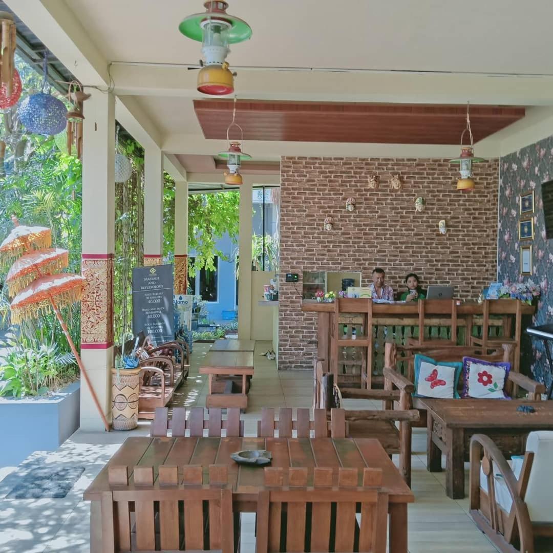Clover Homestay Проболинго Екстериор снимка