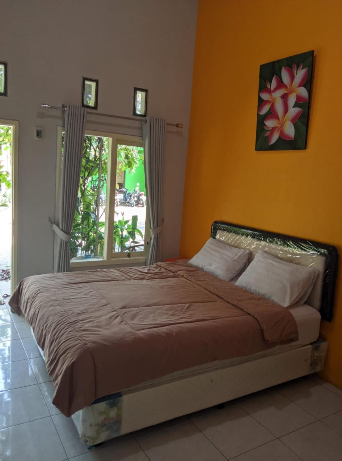 Clover Homestay Проболинго Екстериор снимка