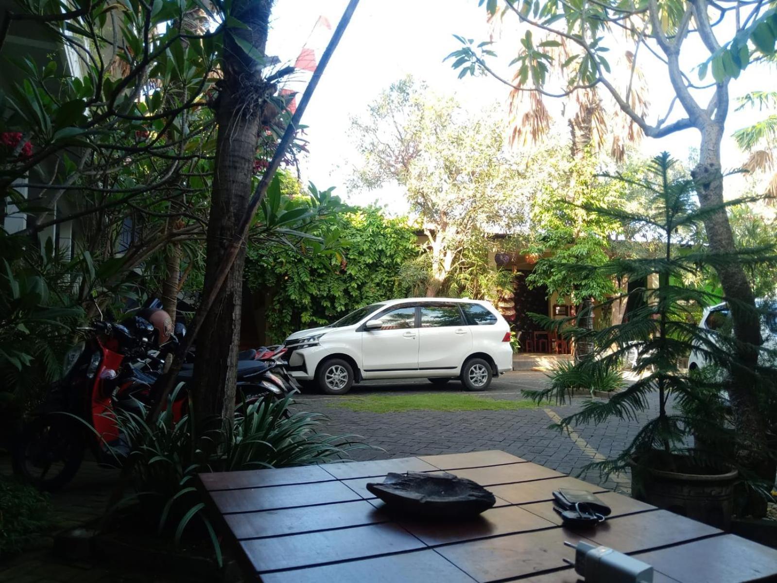 Clover Homestay Проболинго Екстериор снимка