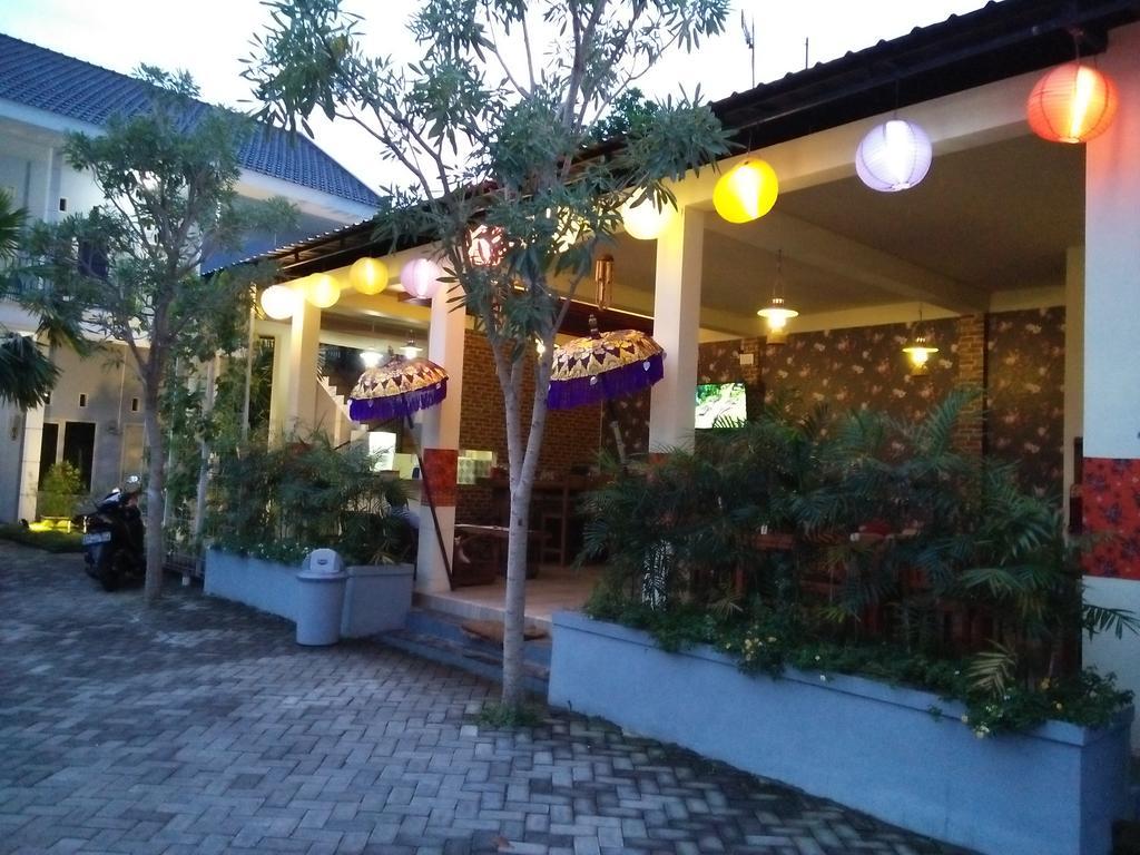 Clover Homestay Проболинго Екстериор снимка