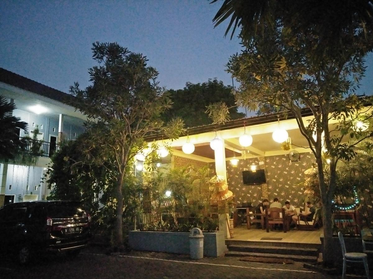 Clover Homestay Проболинго Екстериор снимка